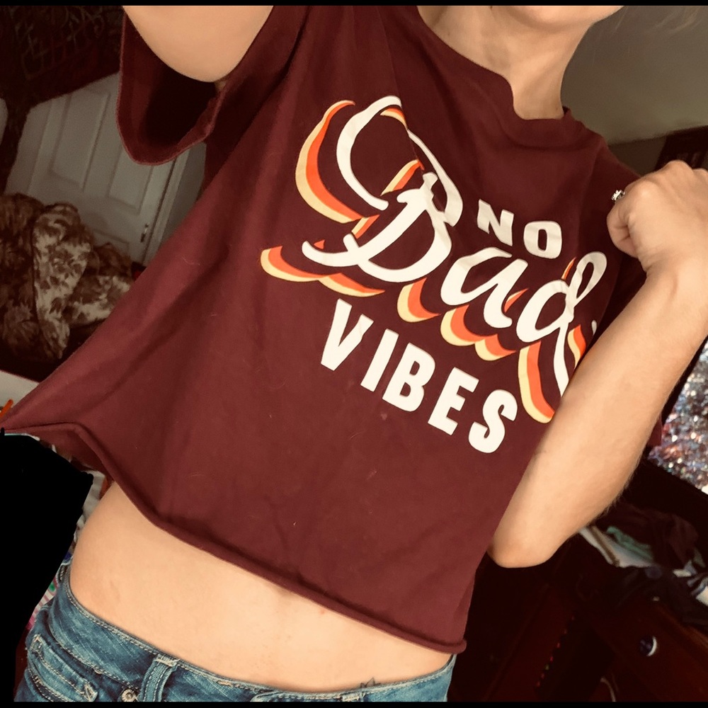 🌺 .•SALE•. No Bad Vibes Crop Top
